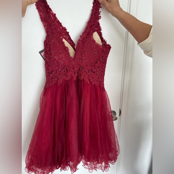 Elegant Red Mini Dress - Picture 2 of 2